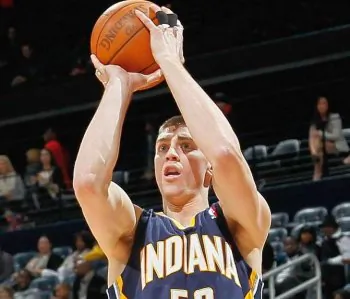 Pacers Snap Losing Streak Against Sluggish Knick