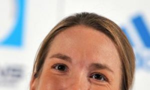 Henin Scrapes By Petrova, Reaches Semifinal