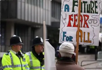 Blair Apologises for Lives Lost in Iraq War