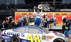 Johnson, Stewart, Win Photo-Finish Daytona Duels