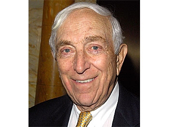 PERSISTENCE: New Jersey Sen. Frank Lautenberg plans to return to work next week after falling on Monday. (Joe Corrigan/Getty Images)