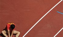Pressure Hobbles China’s Champion Hurdler