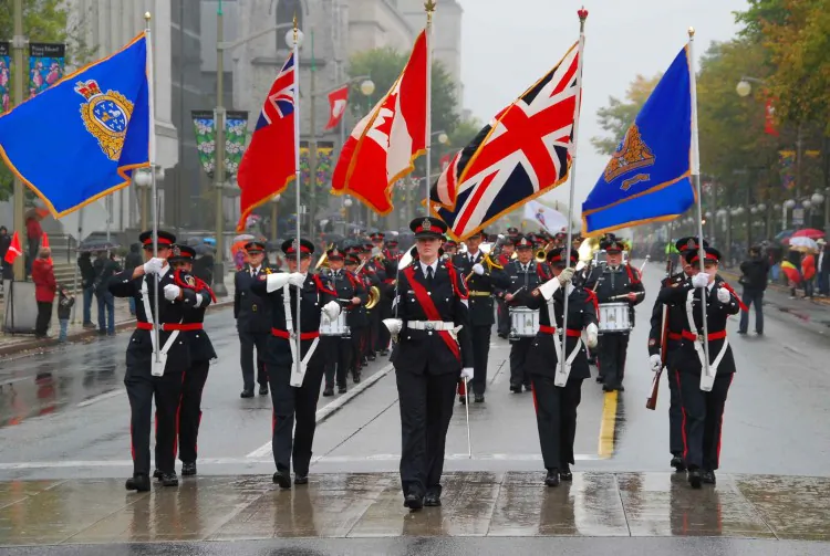 Police and peace officers march in a parade to Parliament Hill in Ottawa on Sept. 30, 2012, for the 35th annual Police and Peace Officers’ Memorial Service to honour their colleagues who died in the line of duty. (New Tang Dynasty Television)
