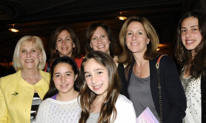 Eileen Daniels (L) with her three daughters and granddaughters attend Shen Yun Performing Arts at the Merriam Theater in Philadelphia, on May 4 . (Lily Sun/The Epoch Times)