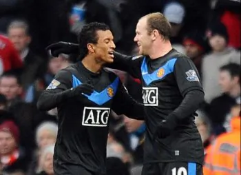 Manchester United Runs Arsenal Ragged