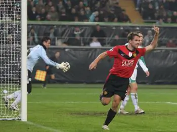 Michael Owen to Stay at Manchester United