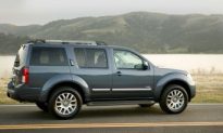 2009 Nissan Pathfinder SE 4X4: Equipped For Action