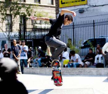 FREEFORM SKILLS: A skateboarder catches some air off a ramp at the new skate plaza at River Avenue Parks in the Bronx. (Henry Lam/The Epoch Times) FREEFORM SKILLS: A skateboarder catches some air off a ramp at the new skate plaza at River Avenue Parks in the Bronx. (Henry Lam/The Epoch Times)