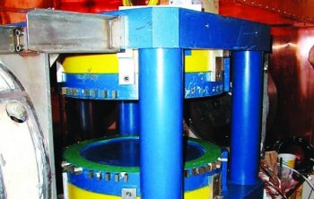 Prototype of the Linac-MR system during construction. The model integrates a linear accelerator with a Magnetic Resonance Imaging system, the first of its kind in the world. (Courtesy of the University of Alberta) Prototype of the Linac-MR system during construction. The model integrates a linear accelerator with a Magnetic Resonance Imaging system, the first of its kind in the world. (Courtesy of the University of Alberta)