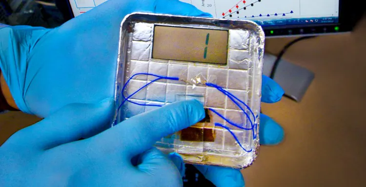 The virus-based piezoelectricity device. (Lawrence Berkeley National Laboratory)