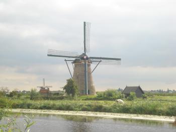 Typical Dutch landscape: a windmill in the polder. (Courtesy of Carien De Zwart)