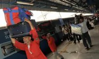 Indian Mother Becomes the First Woman Porter