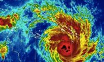 Australia Cyclone: Yasi Bears Down on Queensland