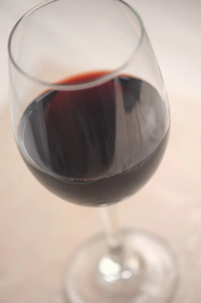 The same amount of alcohol will produce a higher blood alcohol content and greater impairment in an older person than it does in a younger adult of the same weight. (Cat Rooney/The Epoch Times)