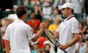 Roddick Tested, Passes to Next Round at Wimbledon