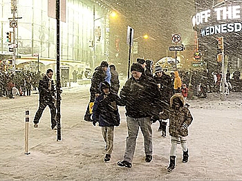 Sunday's heavy snows hurt New York City retailers. (Phoebe Zheng/The Epoch Times)