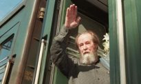Russian Dissident Dead at 89