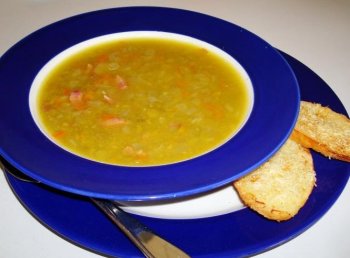 There's nothing like a bowl of hearty split pea and ham soup on cold days. (Sandra Shields/The Epoch Times) There's nothing like a bowl of hearty split pea and ham soup on cold days. (Sandra Shields/The Epoch Times)