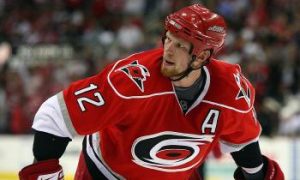 Hurricanes Hand Islanders Third Straight Loss