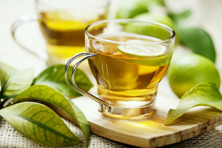 As well as cocoa products, flavanols also occur in drinks like tea, and fruits like apples and grapes. (Liv Friis-Larsen/Photos.com)