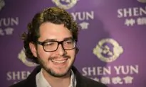 Baritone Enjoys All the Music of Shen Yun