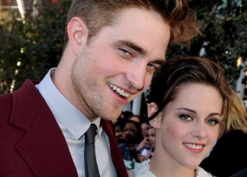 Robert Pattinson (L) and Kristen Stewart arrive at Summit Entertainment's 'The Twilight Saga: Eclipse' at L.A. Live's Nokia Theater on June 24, 2010 in Los Angeles, California. (Kevin Winter/Getty Images)