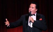 Wayne Newton Relocates Jet to Own Lawn