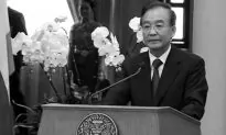 Chinese Premier Steps Off Stage With Regrets