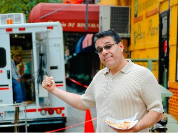 WHAT'S UP WITH THAT? Guisseppe Pecora stands outside his restaurant amid the construction of the Second Avenue line. (Jonathan Weeks/The Epoch Times) WHAT'S UP WITH THAT? Guisseppe Pecora stands outside his restaurant amid the construction of the Second Avenue line. (Jonathan Weeks/The Epoch Times)