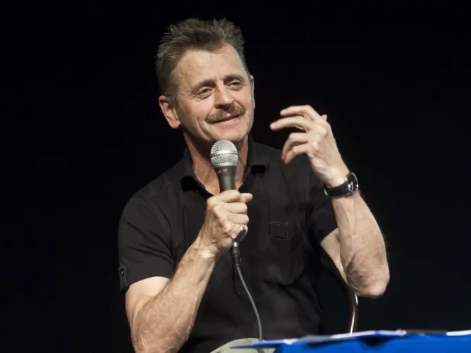 Dancer Mikhail Baryshnikov at a press conference. (Courtesy of Maxim Reider)
