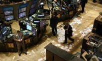 Wall Street Banks Clamp Down on Bonuses