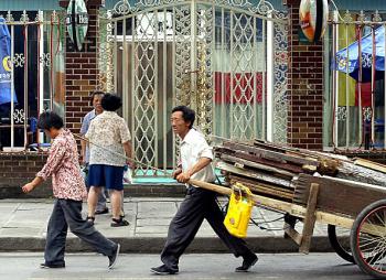 China's jobless migrant workers have reached 20 million. (Goh Chai Hin/AFP/Getty Images) China's jobless migrant workers have reached 20 million. (Goh Chai Hin/AFP/Getty Images)