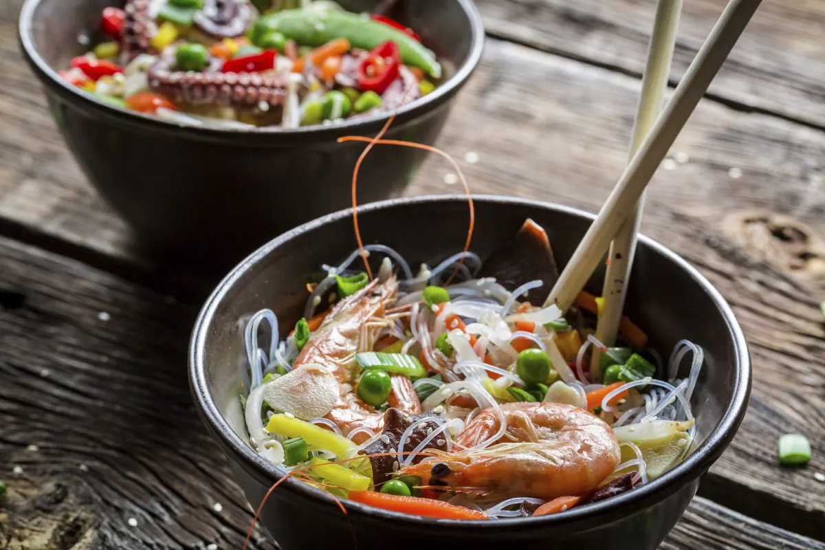 Given the choice between a full-sized meal and one half the size with a modest "prize," people will consistently choose the smaller meal.  (Shaiith/iStock)