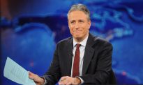 Jon Stewart Says Farewell as ‘The Daily Show’ Host