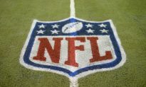Dallas Cowboys, LA Rams Stand for Anthem