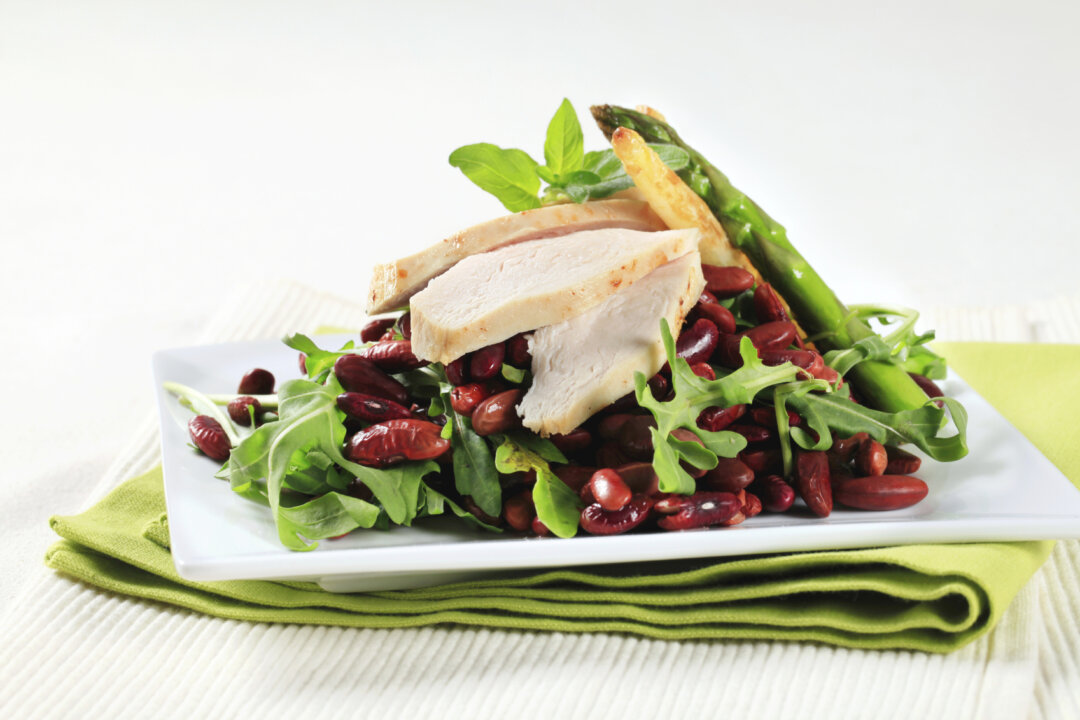 Kidney beans contain many vitamins, minerals, and antioxidants. Cooked kidney beans are also a good source of protein. (ajafoto/iStock)