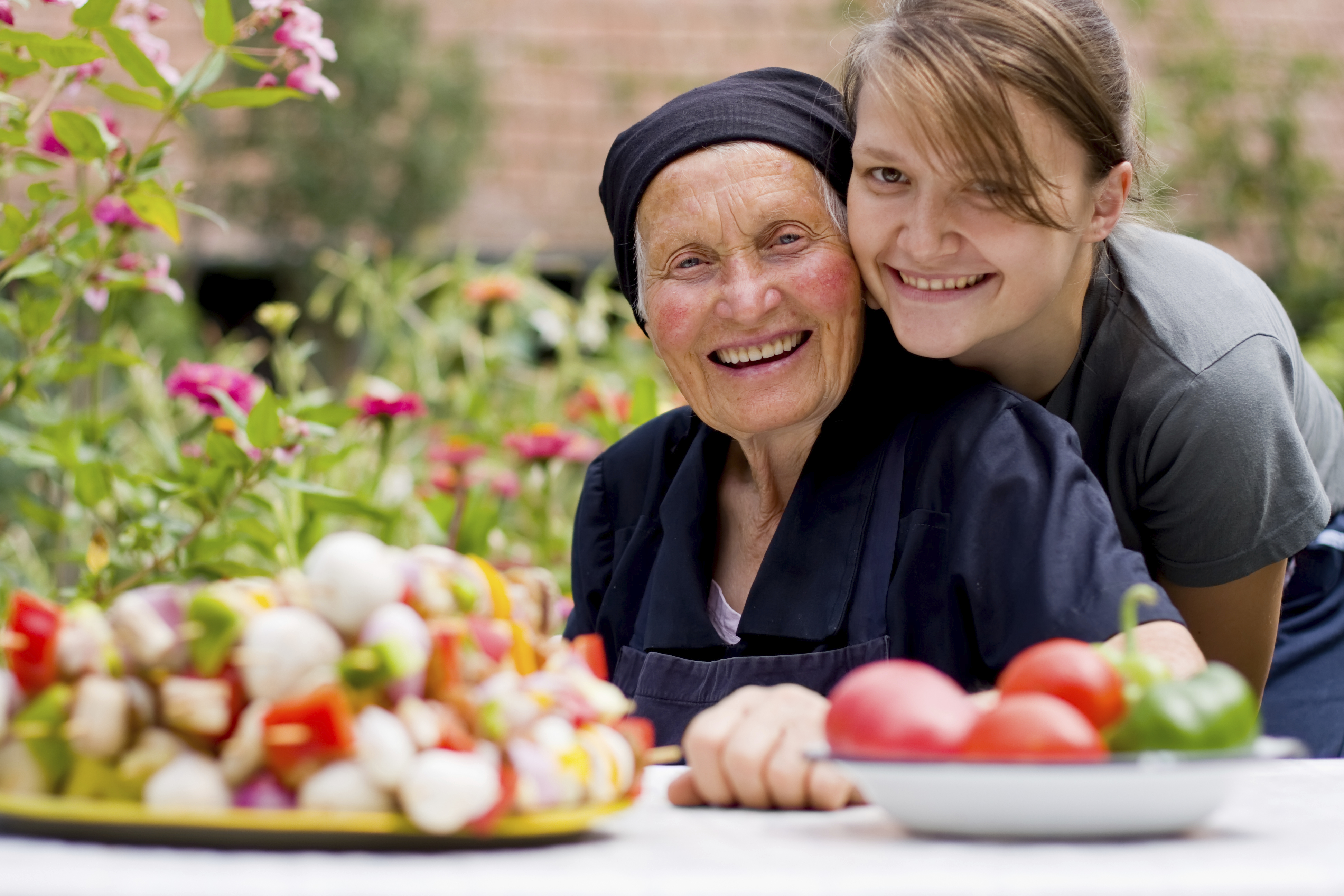 Здоровье бабушки сильно. Здоровое питание для пожилых. Пожилые люди. Правильное питание для пожилых. Пожилого и старческого возраста.