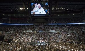 These Bernie Sanders Crowd Shots Should Make Hillary Clinton Worried as More Than 19,000 Attend