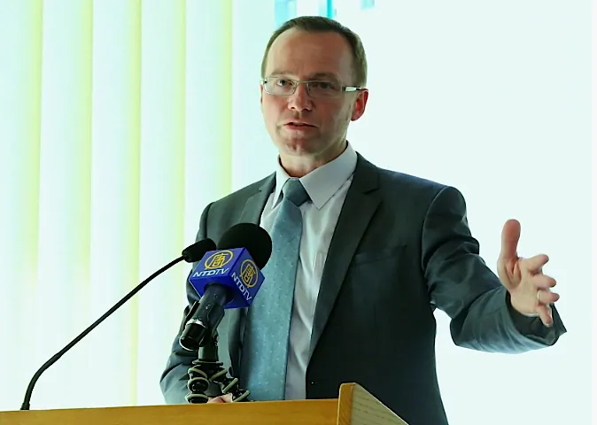 David Shoebridge, Greens party member of the New South Wales Legislative Council in Australia, speaks at a forum on organ harvesting on Aug. 11. (Epoch Times)