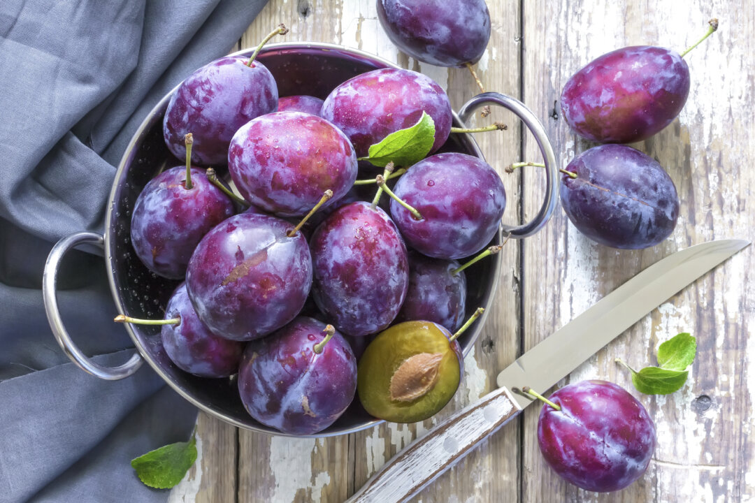 Plums (YelenaYemchuk/iStock)