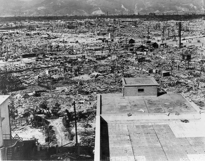 The aftermath of the atomic bomb in Hiroshima, 1945. (Public Domain)