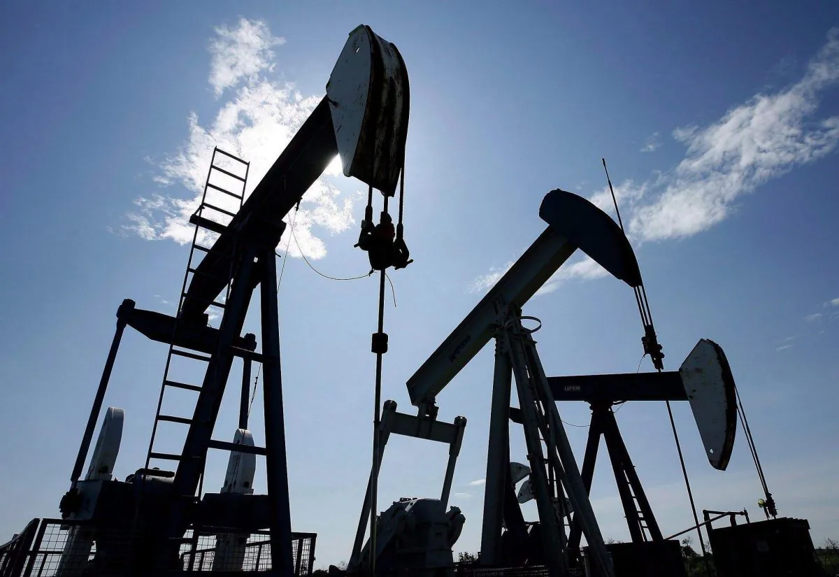 Pumpjacks pump crude oil near Halkirk, Alta., on June 20, 2007. Oil prices are the lowest they’ve been since early 2009 and towns in Alberta’s oilpatch are feeling the pinch. (The Canadian Press/Larry MacDougal)
