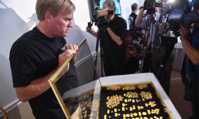 Florida Authorities Recover 37 Gold Coins Stolen From 1715 Fleet Shipwrecks