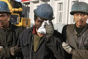 Guizhou Province Officials Abandon Trapped Miners