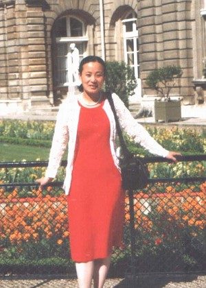 In April 1999, Chen Ying, then wife of a Chinese Embassy staff, went to the Chinese Embassy in France as a representative of local Falun Gong practitioners to appeal for Falun Gong. (The Epoch Times)