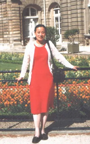 In April 1999, Chen Ying, then wife of a Chinese Embassy staff, went to the Chinese Embassy in France as a representative of local Falun Gong practitioners to appeal for Falun Gong. (The Epoch Times)