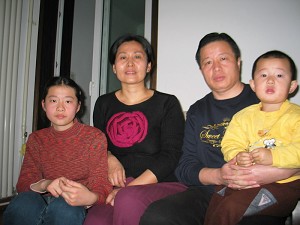 Gao Zhisheng (2nd from R) and his family. (Photo courtesy of Mr. Hu Jia, an environmentalist and human rights activist in China) Gao Zhisheng (2nd from R) and his family. (Photo courtesy of Mr. Hu Jia, an environmentalist and human rights activist in China)