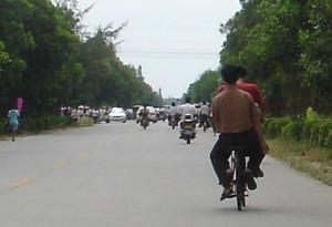 On October 1, nearly 2,000 residents from Dongzhou Village of Shanwei gathered for a demonstration—"Return the Land, Return the Resources, and Fight against Corruption." (The Epoch Times)