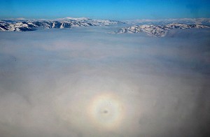 February 8, 2007, the wonder of Buddha's Light was captured above the Baihaba scenic spot in the Kanas scenic area in Xinjiang Province. (The Epoch Times)
