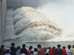 Worst Flood in 50 Years Hits Huai River Region
